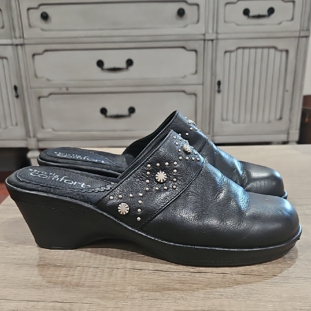 strictly comfort Women's Black Slip-On Shoes size 8M